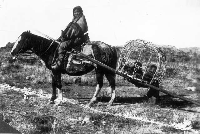 Indien à cheval et travois