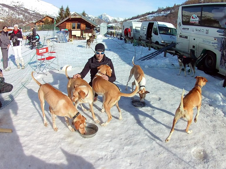 Rémy Coste avec ses chiens