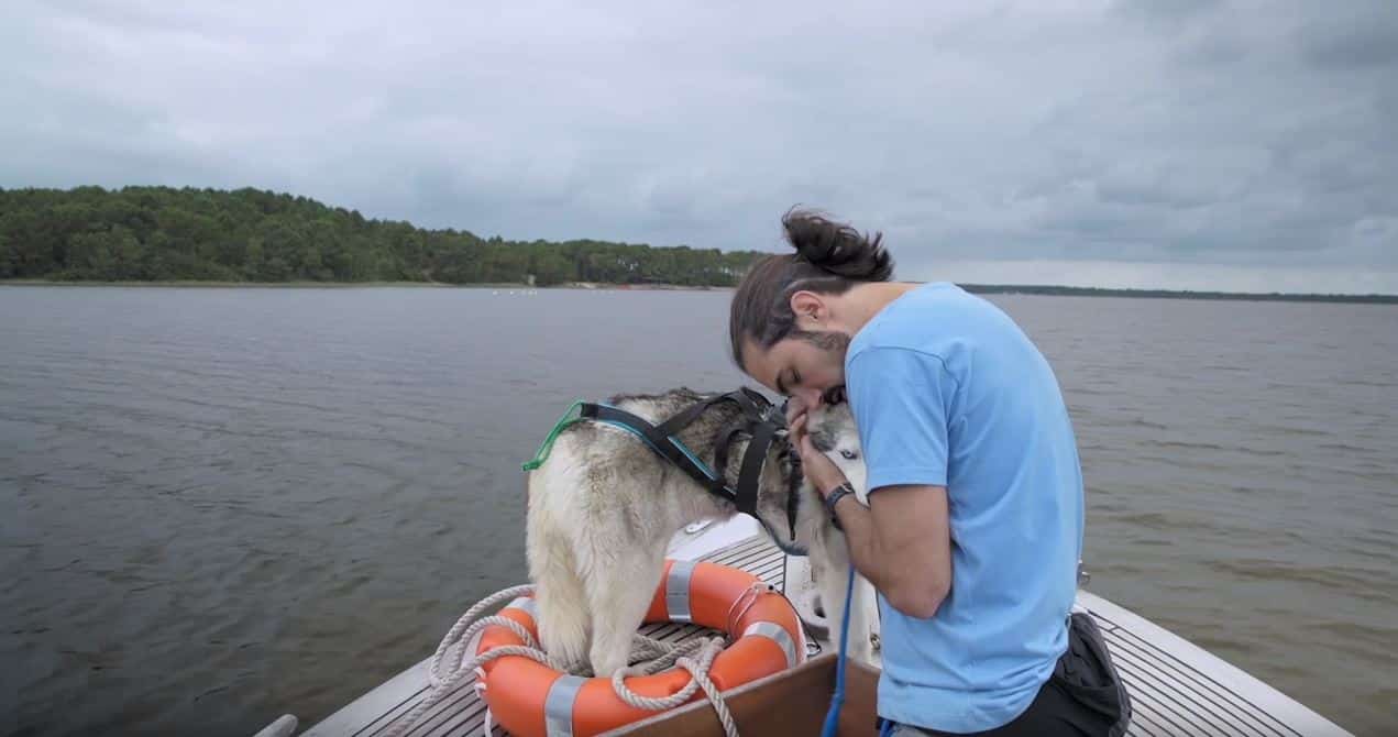 calin-chien-maitre-bateau